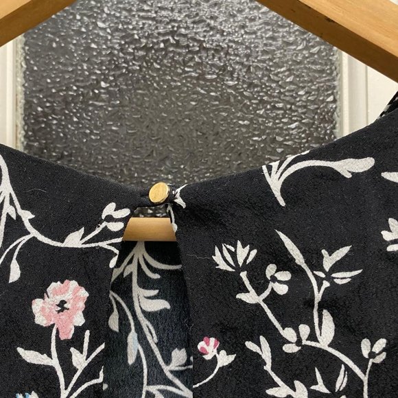 Dynamite Floral Mini Dress - Picture 4 of 9